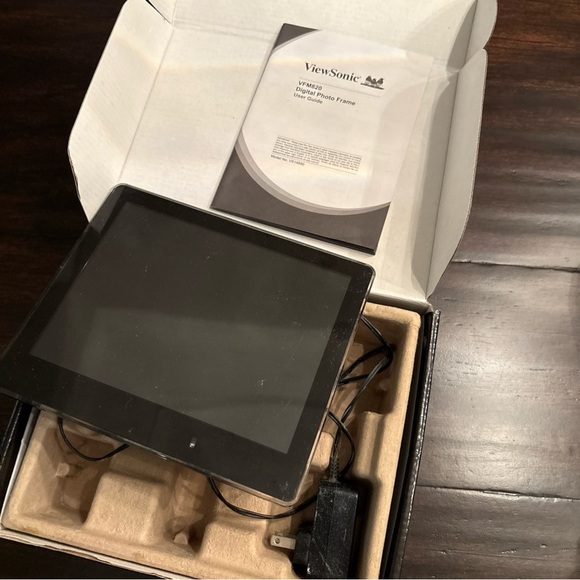 ViewSonic 8” Digital Photo Display - Picture 2 of 8